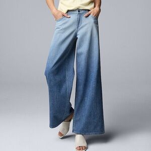 NWT Simply Vera Vera Wang Faded Ombre Wash Flare Stretch Jeans, MRSP $40